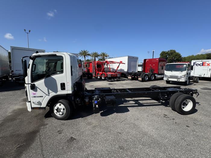 2025 Isuzu NPR-HD-2