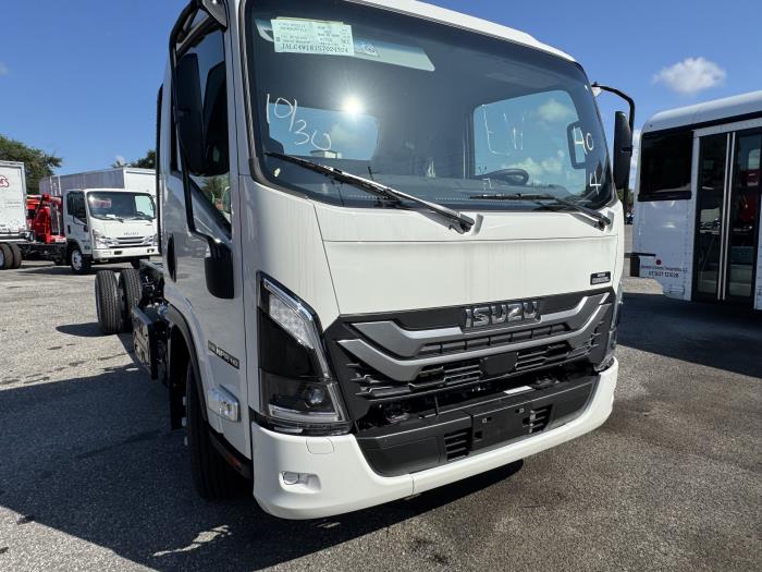2025 Isuzu NPR-HD-6