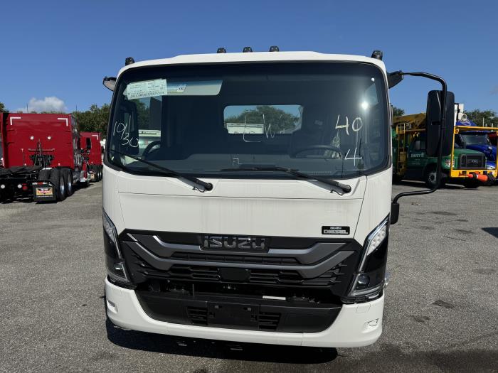 2025 Isuzu NPR-HD-8