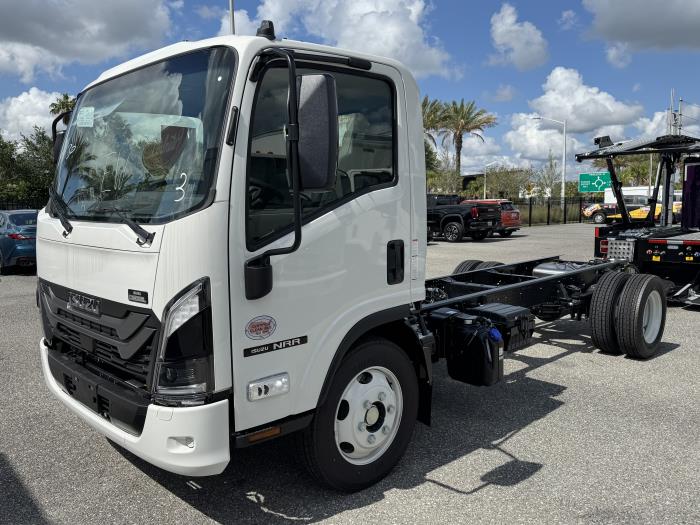2025 Isuzu NRR-1