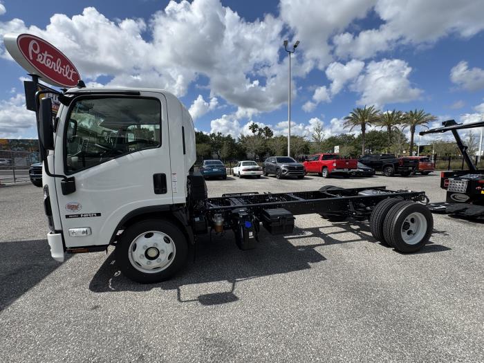 2025 Isuzu NRR-6