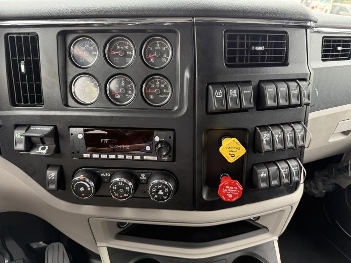 2026 Peterbilt 589-12