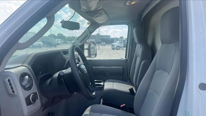 2024 Ford E-350-9