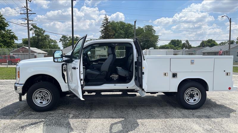 New 2025 Ford F-350 Super Cab 4x4 Reading SLU98-SW 8' 2" Service Truck for sale #1889938 - photo 17