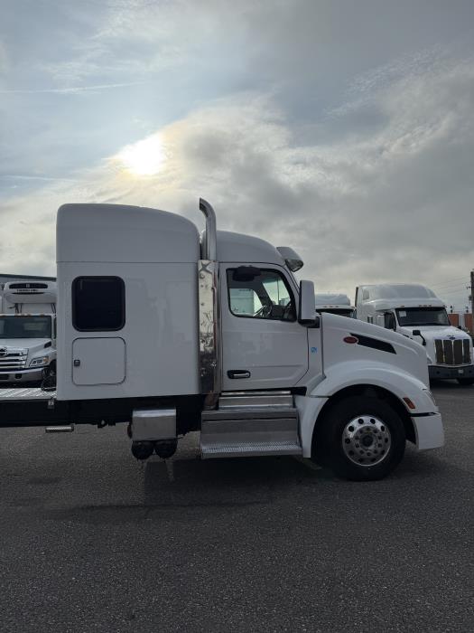 2023 Peterbilt 579-6