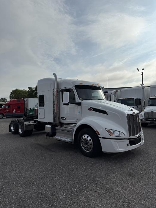 2023 Peterbilt 579-7