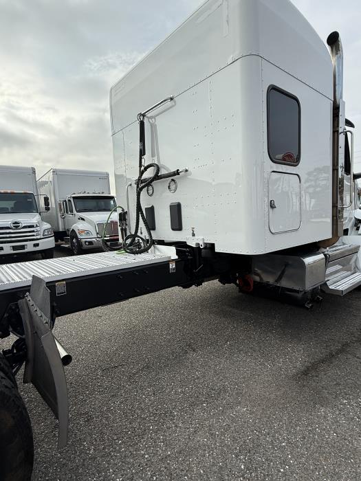 2023 Peterbilt 579-9