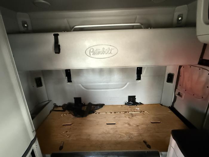 2023 Peterbilt 579-15