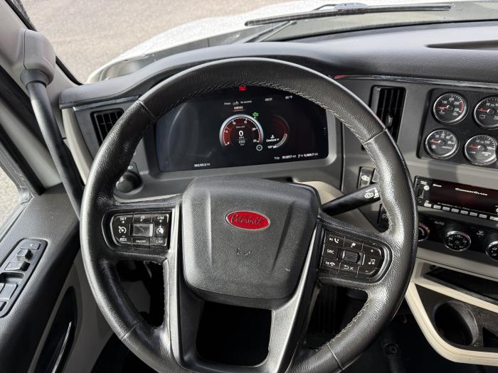 2023 Peterbilt 579-23