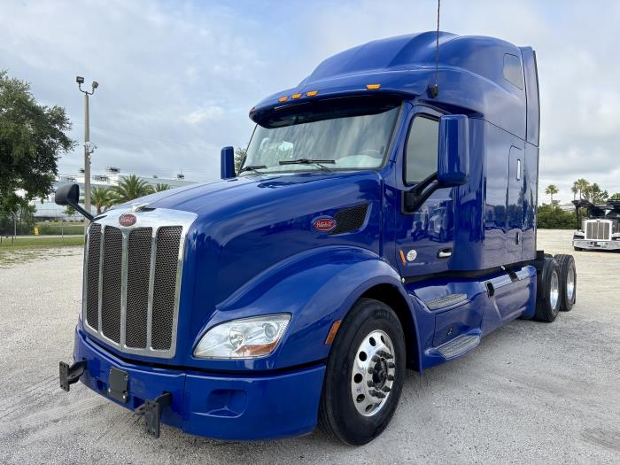 2022 Peterbilt 579-0