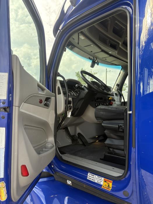 2022 Peterbilt 579-10