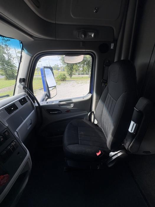 2022 Peterbilt 579-16