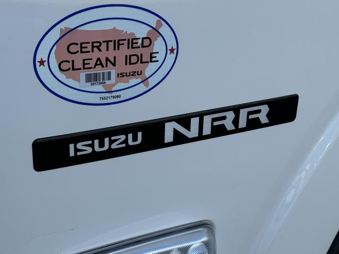 2025 Isuzu NRR-8