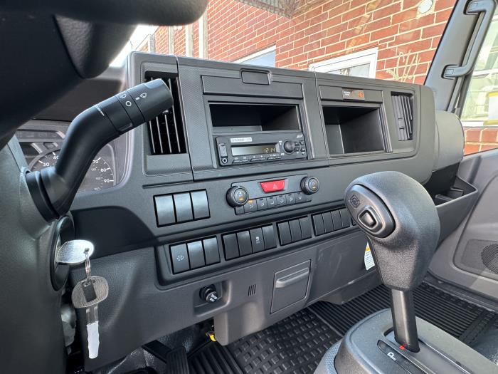 2025 Isuzu NRR-16