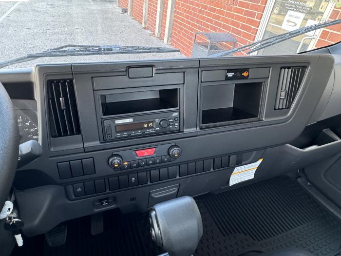 2025 Isuzu NRR-18