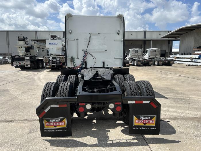 2022 Peterbilt 389-4