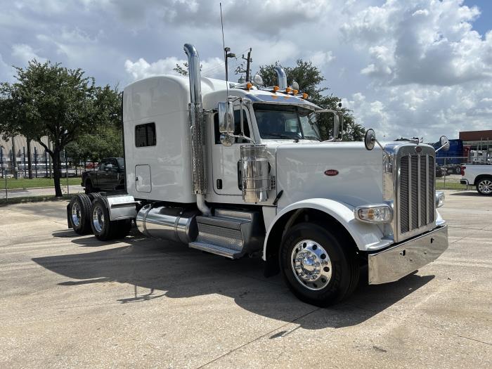 2022 Peterbilt 389-7