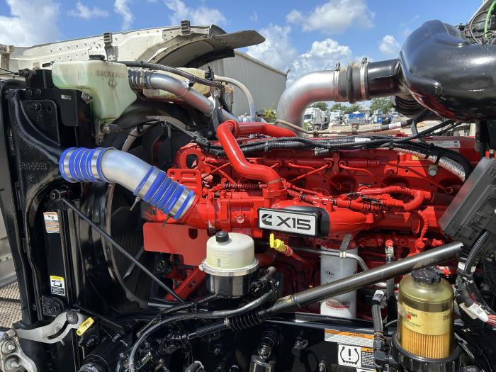 2022 Peterbilt 389-17