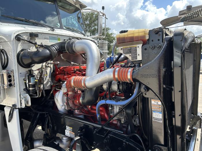 2022 Peterbilt 389-19