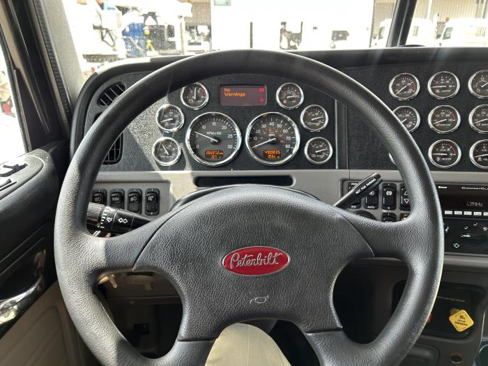 2022 Peterbilt 389-34