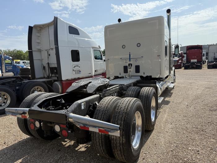 2026 Peterbilt 589-4