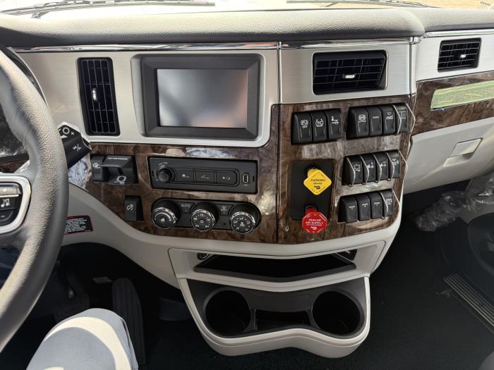 2026 Peterbilt 589-13