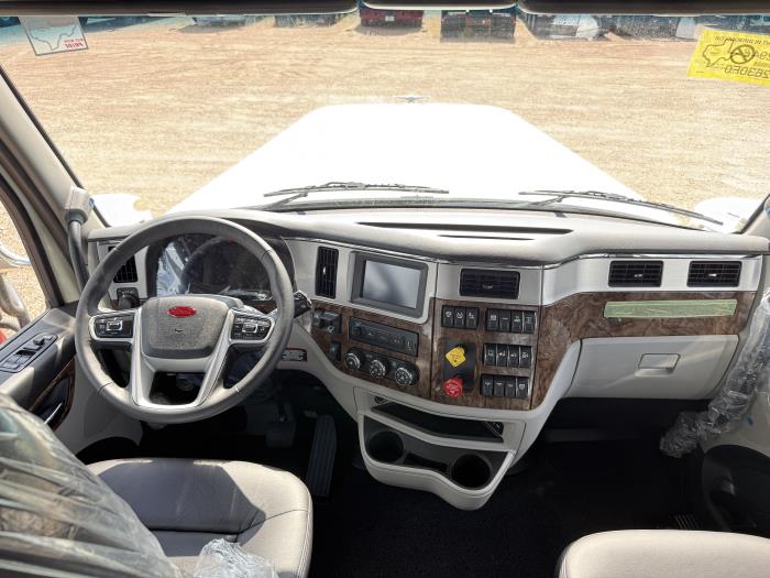 2026 Peterbilt 589-17
