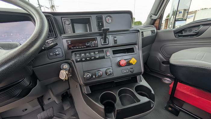 2019 International LT625-17
