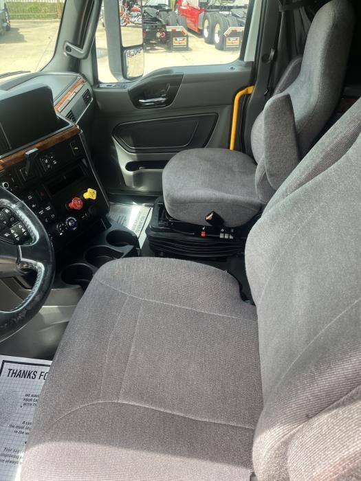 2021 International LT625-11