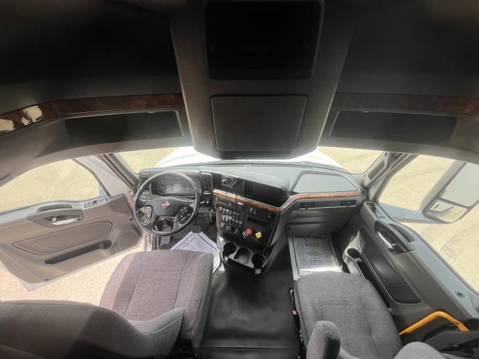 2021 International LT625-16