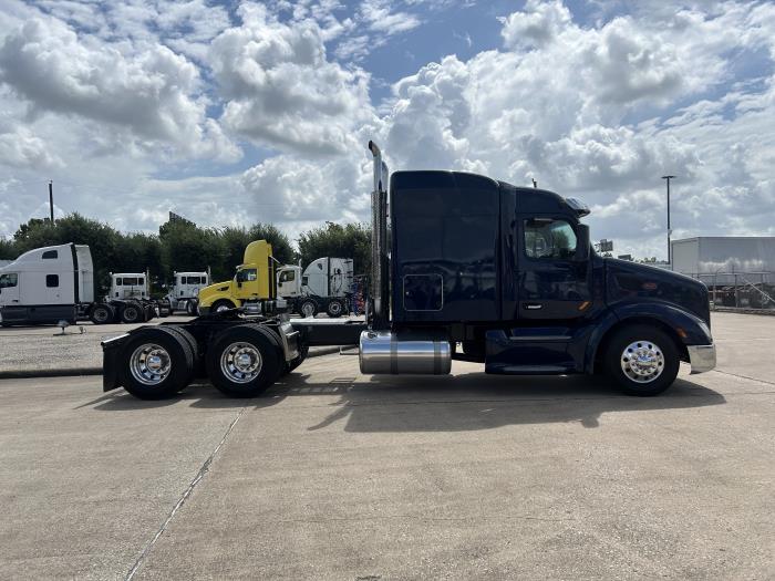 2021 Peterbilt 579-6