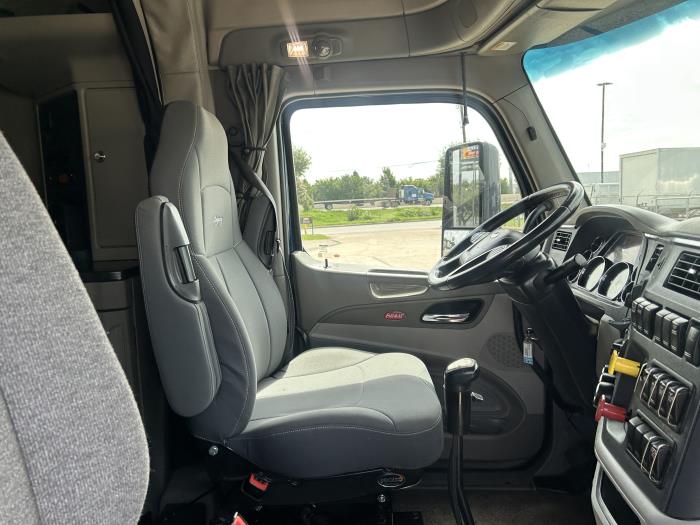 2021 Peterbilt 579-22
