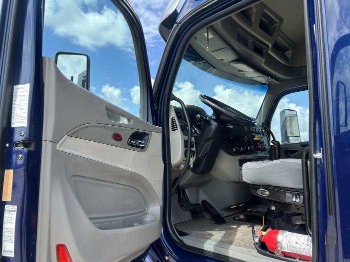 2021 Peterbilt 579-23