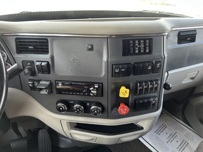 2021 Peterbilt 579-32