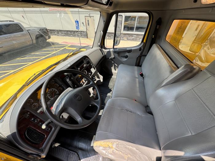 2020 Freightliner Business Class M2 106-2