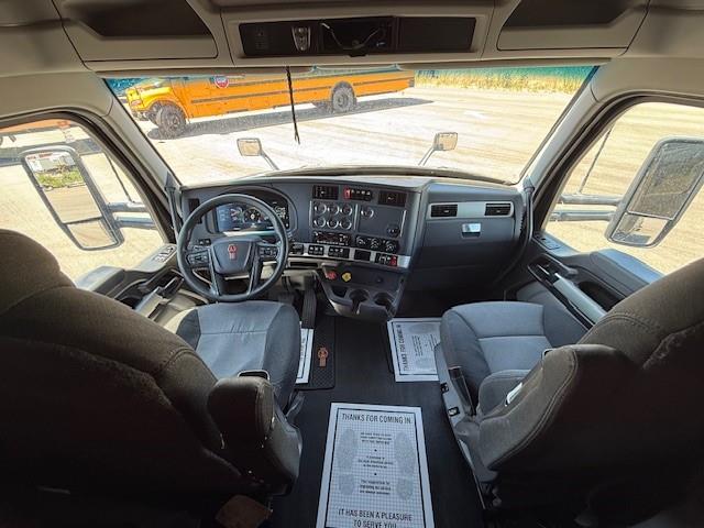 2022 Kenworth T680-13