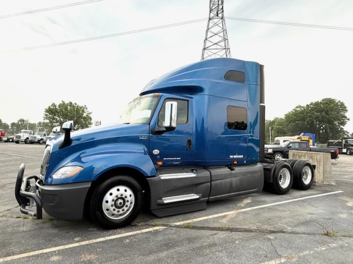 2021 International LT625-4