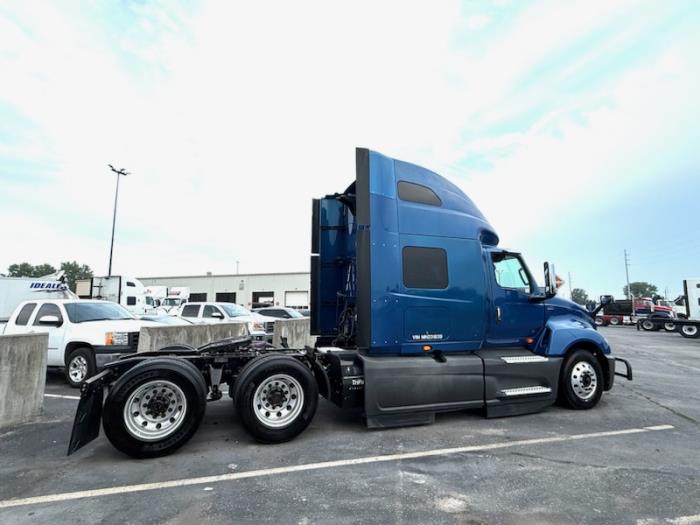 2021 International LT625-12