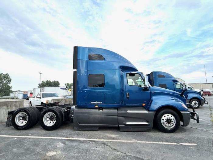 2021 International LT625-13