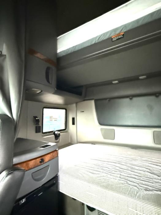 2021 International LT625-17