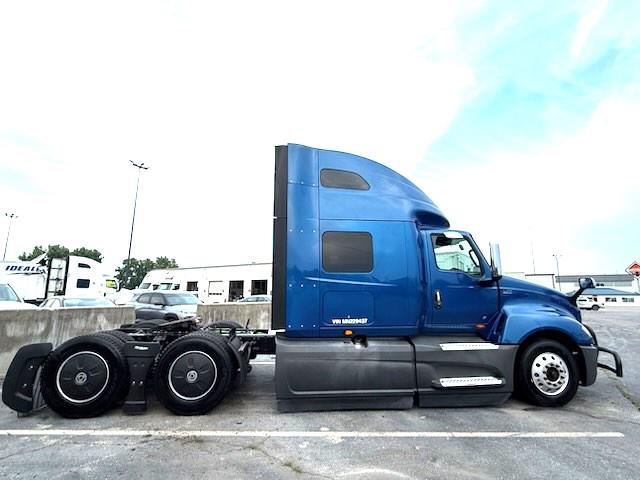2021 International LT625-11