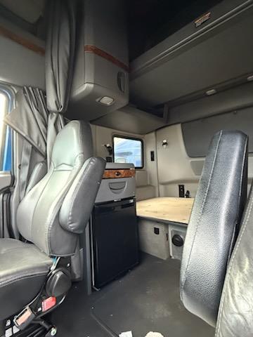 2021 International LT625-14