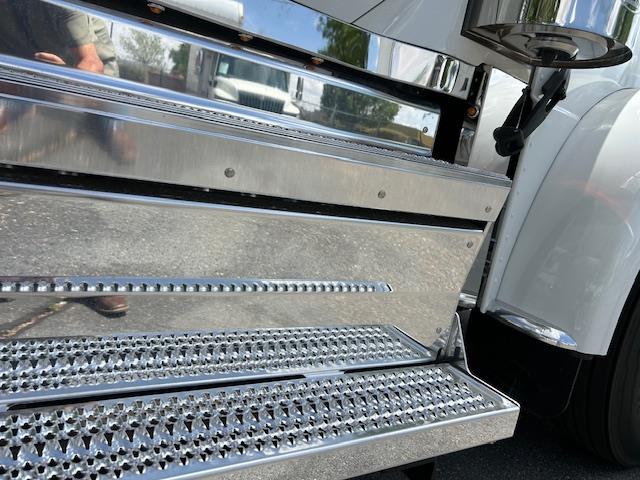 2026 Peterbilt 589-8
