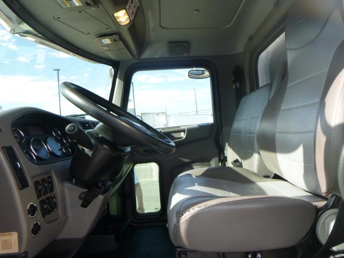 2020 Peterbilt 337-15