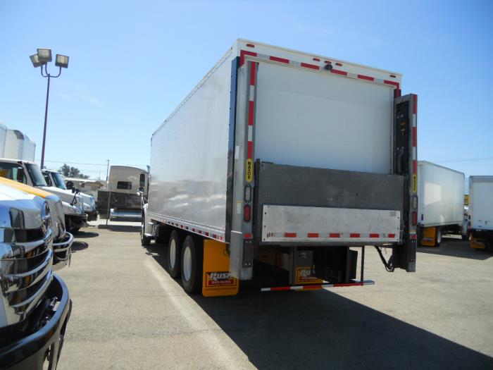 2019 Freightliner Business Class M2 106-4