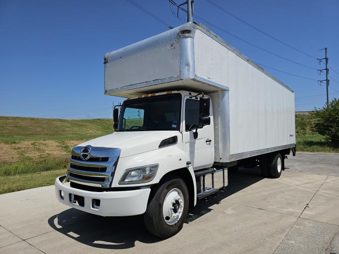2017 Hino 268-1