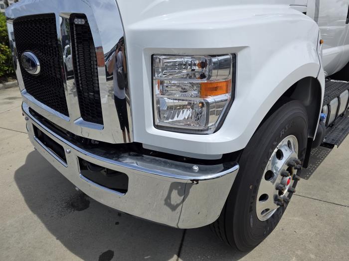2026 Ford F-750-9