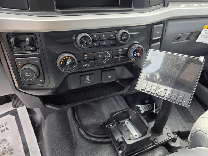 2024 Ford F-550-29