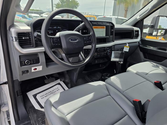 2025 Ford F-550-24