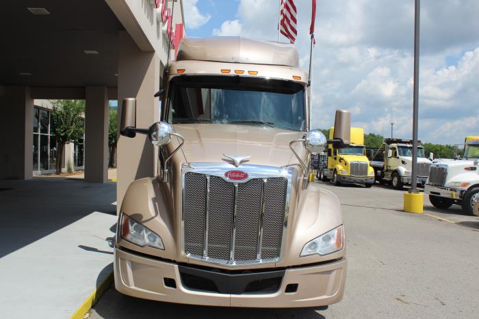 2023 Peterbilt 579-2